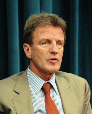 Dr. Bernard Kouchner