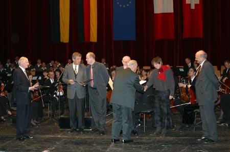 v.l.n.r. Dr. Ernst Seidel, Urs Weber, Peter Schenk (BaZ), Alain Howiller (DNA), Senator Louis Jung, Elisabeth Kiderlen (BZ), Adrien Zeller