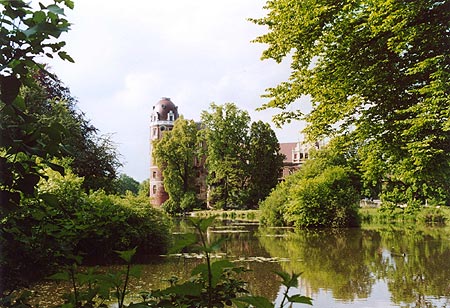 Fürst-Pückler-Park Bad Muskau Nach der Auszeichnung mit dem Europäischen Gartenkulturpreis wurde der Park in die Liste des Weltkulturerbens der Vereinten Nationen eingetragen Näheres siehe: www.muskauer-park.de