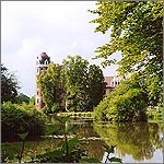 Fürst-Pückler-Park Bad Muskau Nach der Auszeichnung mit dem Europäischen Gartenkulturpreis 2002 in Berlin wurde der Park in die Liste des Weltkulturerbes der UNESCO aufgenommen Parkbesichtigung: www.muskauer-park.de