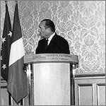 Jacques Chirac, Präsident der Republik Frankreich bei den Europäischen Kulturpreisverleihungen 1999 im Palais du Luxembourg in Paris.