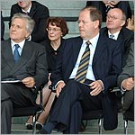 Bundeskanzleramt Berlin 1.Reihe von links: EZB-Präsident Jean-Claude Trichet, Bundesfinanzminister Peer Steinbrück, Dr. Pohl 2. Reihe: Frau Anna Luise Seidel, Verleger Werner Semmler