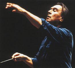 Claudio Abbado, langjähriger Dirigent der Berliner Philharmoniker, erhielt am 1. Mai 2002 den Europäischen Dirigenten-Preis.